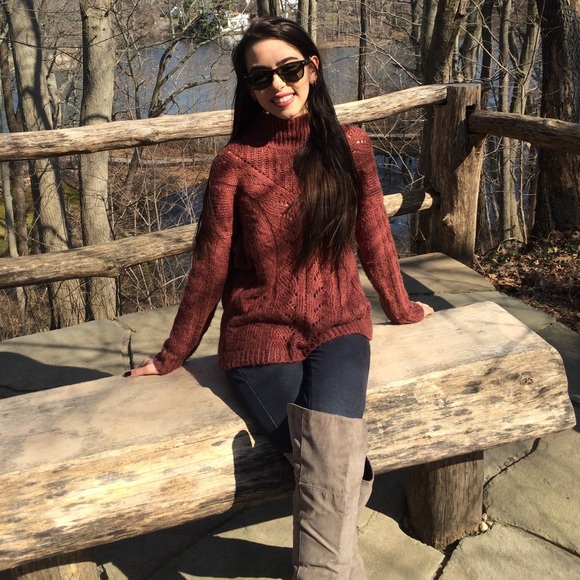 Meet your Posher, Chrissy - Picture 1 of 1